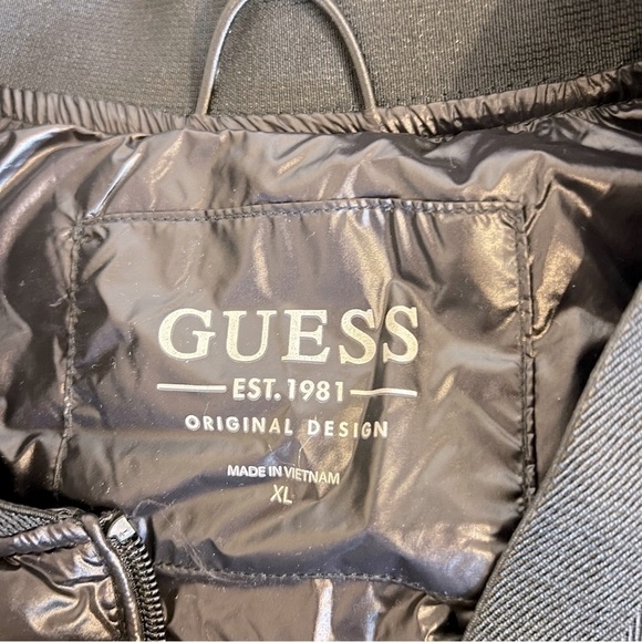 GUESS Men’s puffer bomber jacket in black, lightweight, size XL, NWOT - Picture 2 of 16